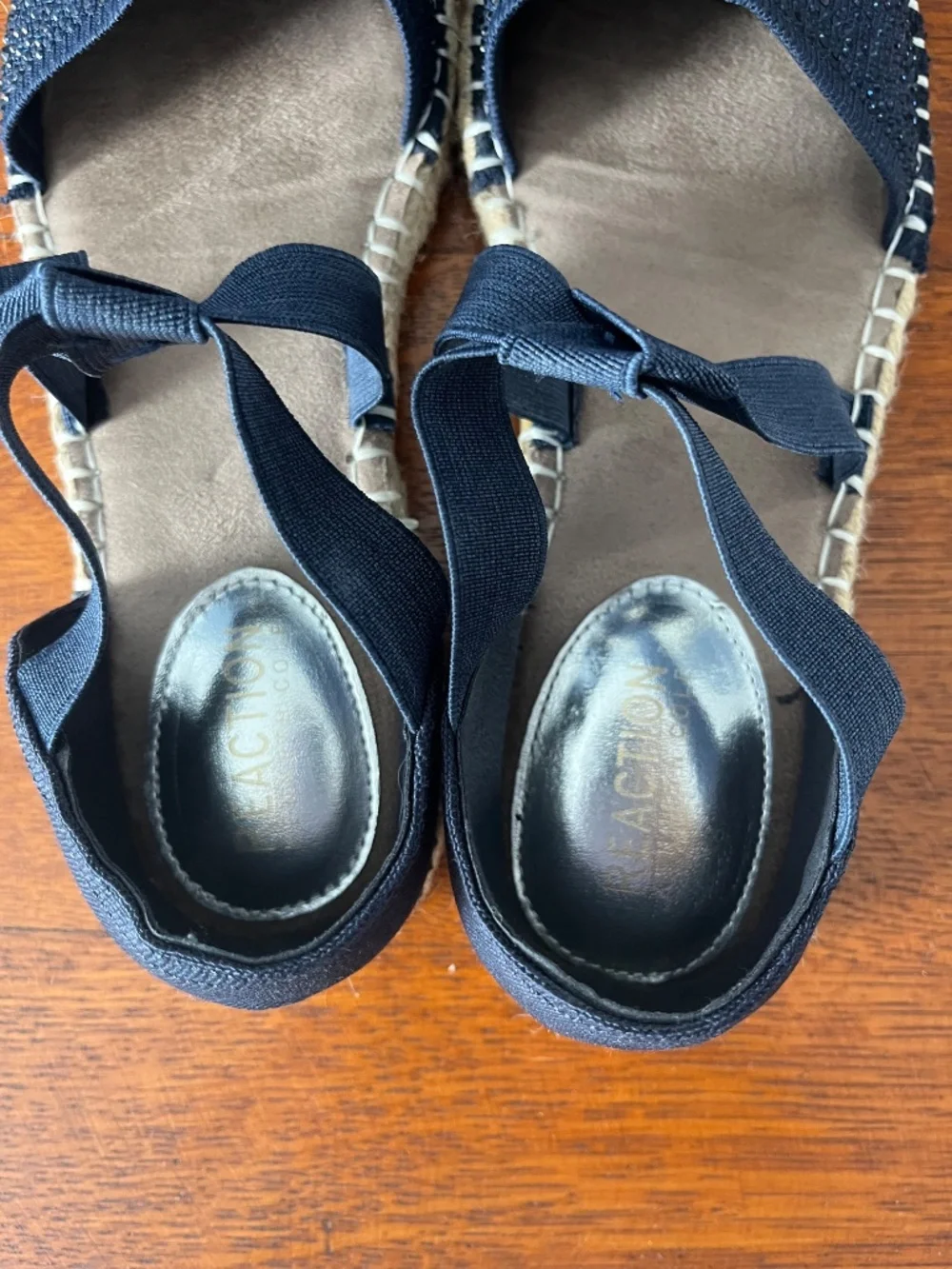 Kenneth Cole Reaction LUNA Sparkly Espadrille Flat Sandal Navy 8.5 Like New!